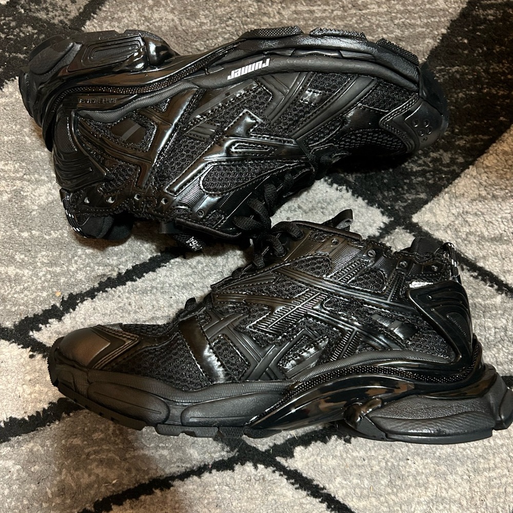 Balenciaga runners
